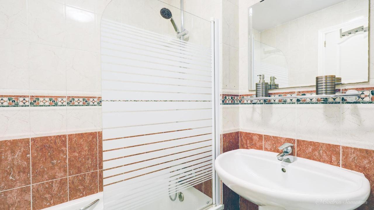 Cozy Apartment Overlooking Estepona'S Marina! Exterior photo