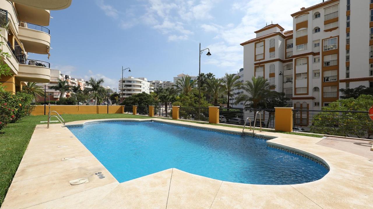 Cozy Apartment Overlooking Estepona'S Marina! Exterior photo