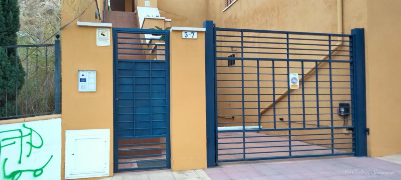 Cozy Apartment Overlooking Estepona'S Marina! Exterior photo